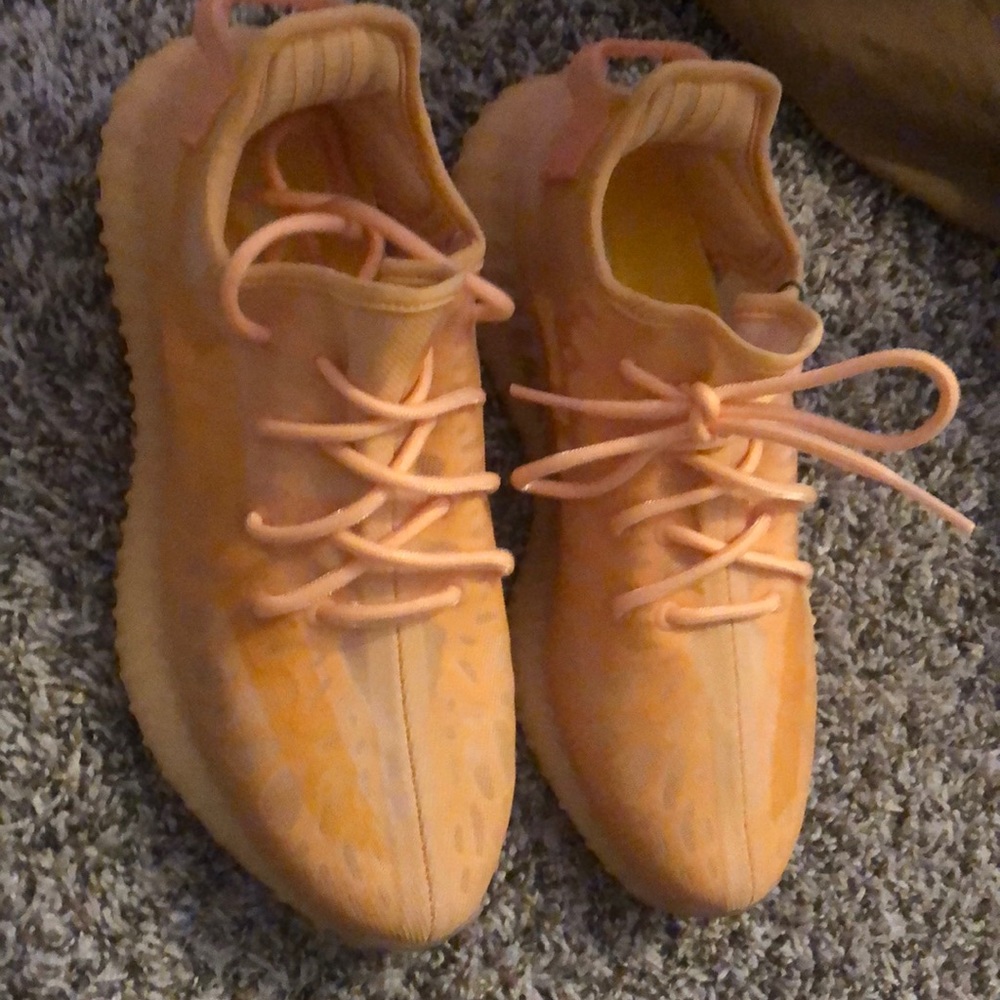 Yeezy for sell hmu